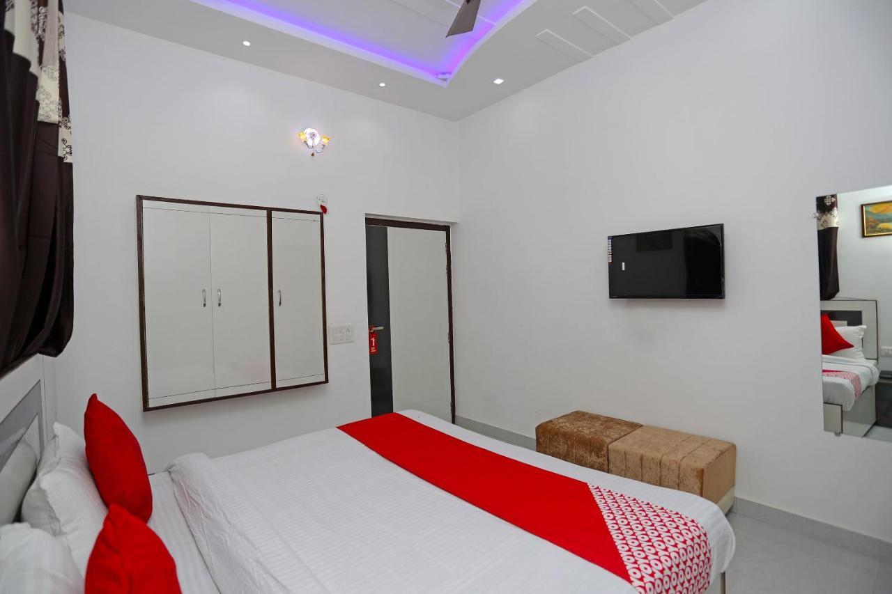 Hotel Rest Palace Agra  Exterior photo