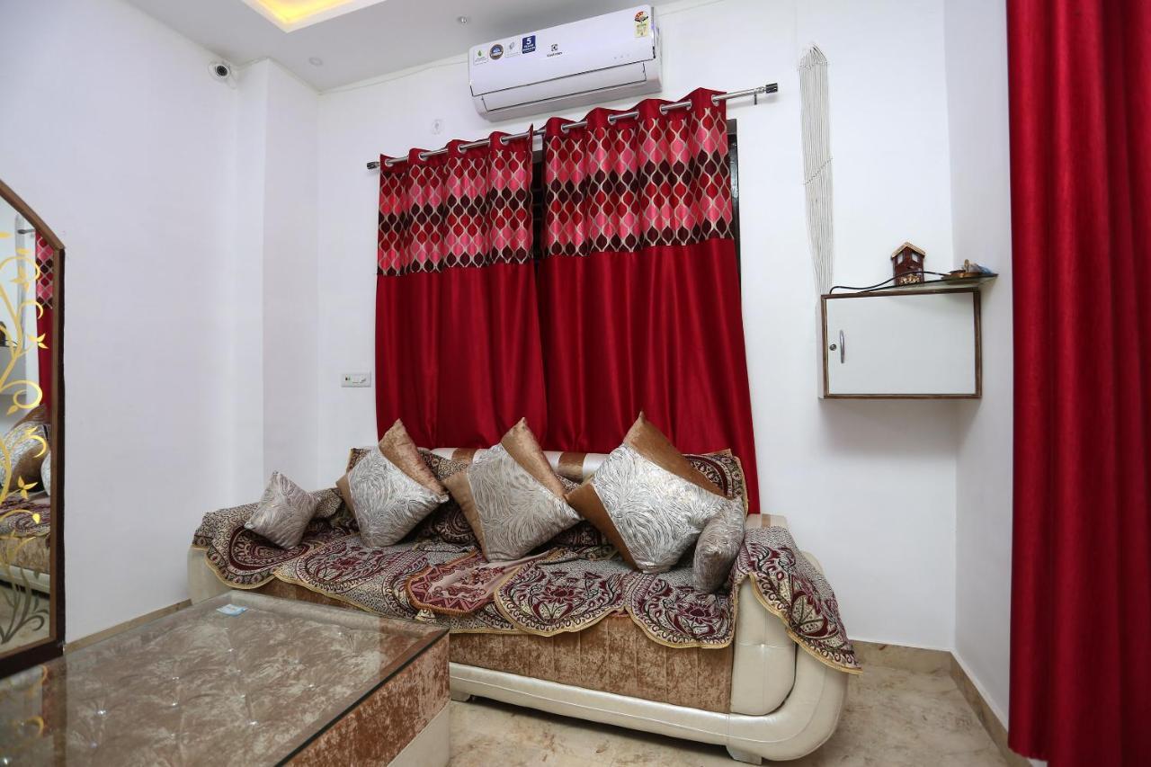Hotel Rest Palace Agra  Exterior photo